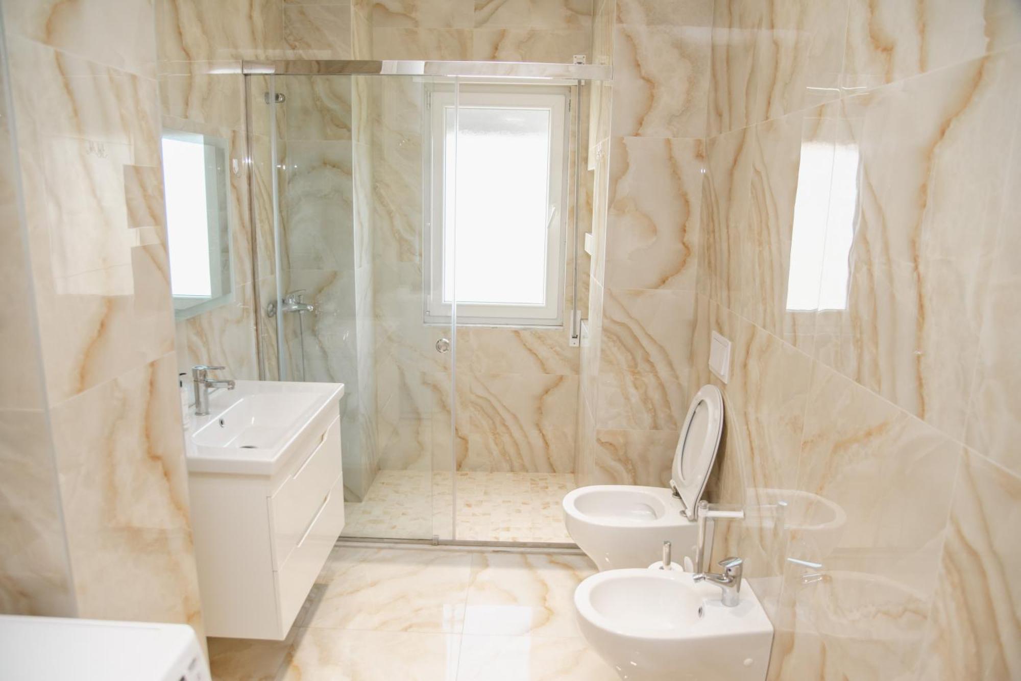 Luxe Haven Apartament